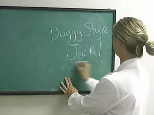 Leigh乌鸦-统治我 超高清性别的视频